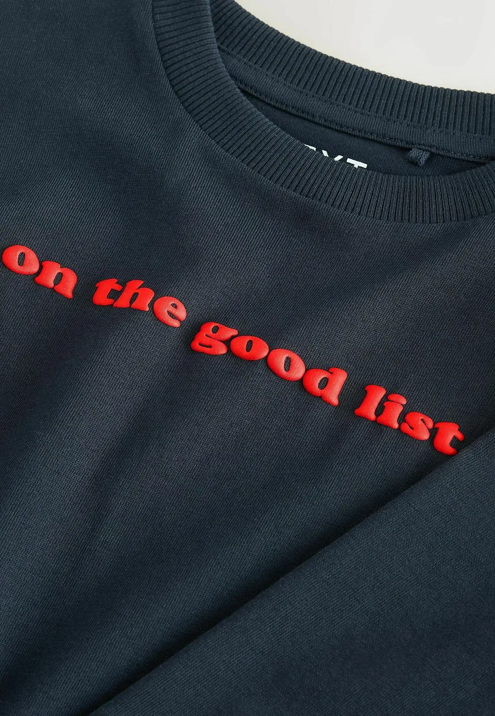 Футболка с длинным рукавом, стандартного кроя Next, Navy On The Good List Slogan — фото 2