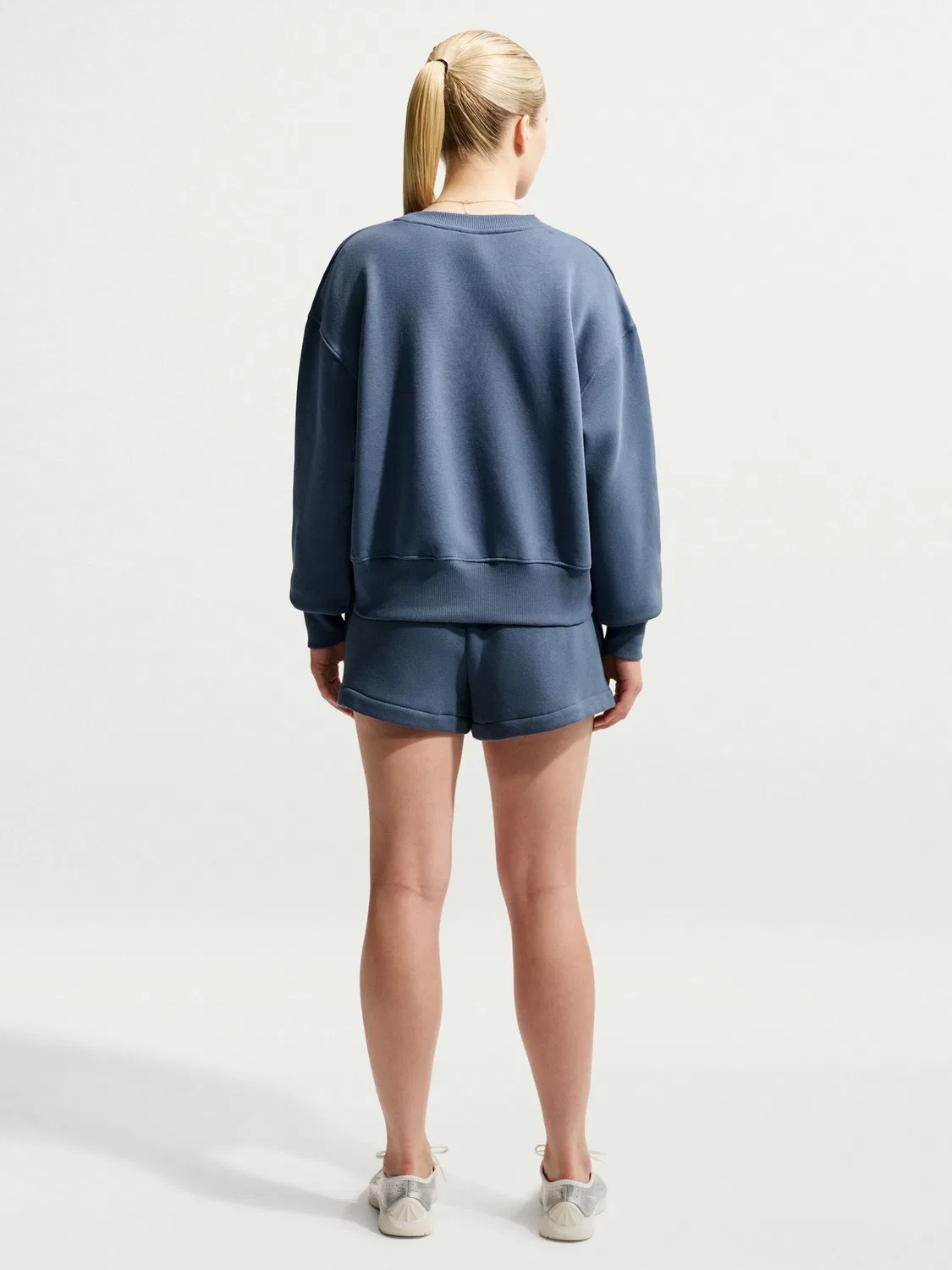 Свитшот Nike Sportswear Phoenix Fleece, модель Tennis Nike, Diffused Blue — фото 3