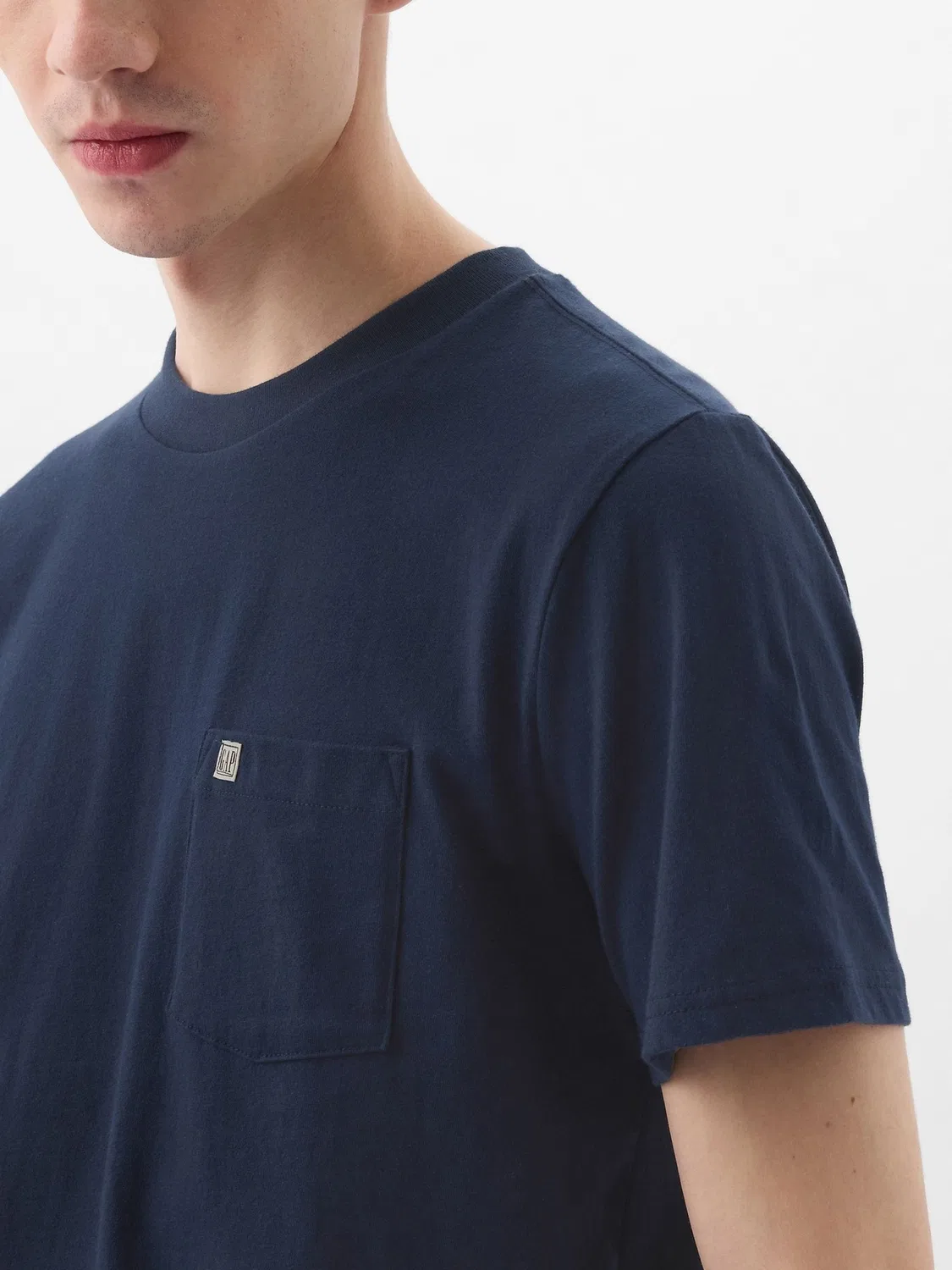 Футболка с карманом Gap, Navy Blue — фото 4