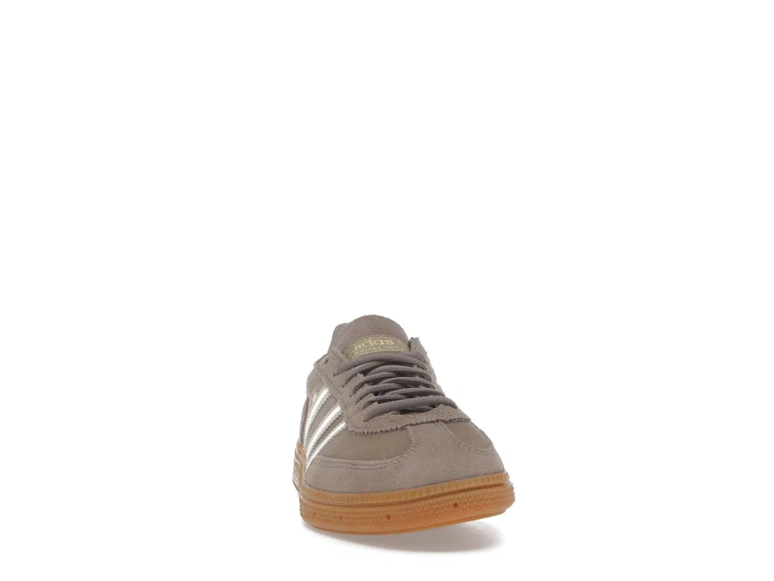 Детские кроссовки Lifestyle Adidas Handball Spezial, Chalky Brown/Cloud White/Magic Beige — фото 2