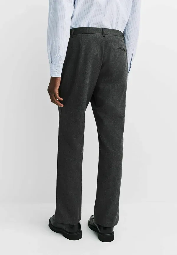Брюки из полиэстера и вискозы Regular fit plain front smart trousers 2 pack Next, charcoal grey, серый — фото 3