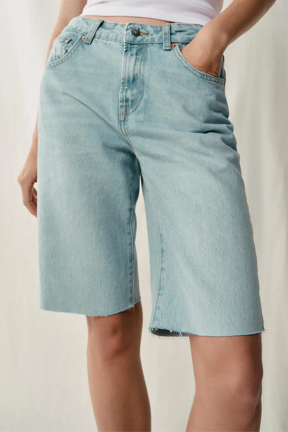 Z1975 Джинсовые шорты-бермуды средней посадки ZARA, Light blue — фото 3