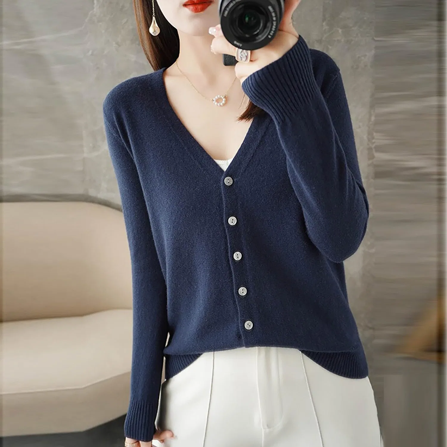 Женский легкий кардиган с V-образным вырезом и пуговицами, Navy Blue — фото 3