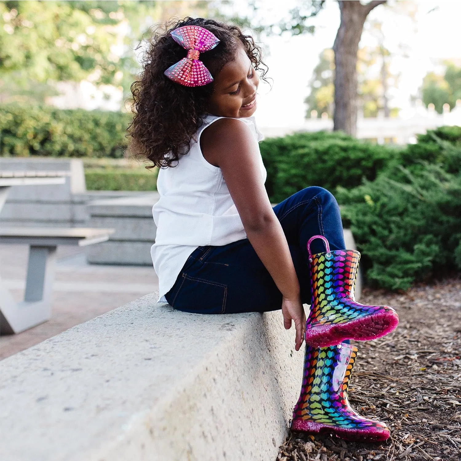 Детские резиновые сапоги для мальчиков с принтом Wildkin, Rainbow Hearts — фото 3