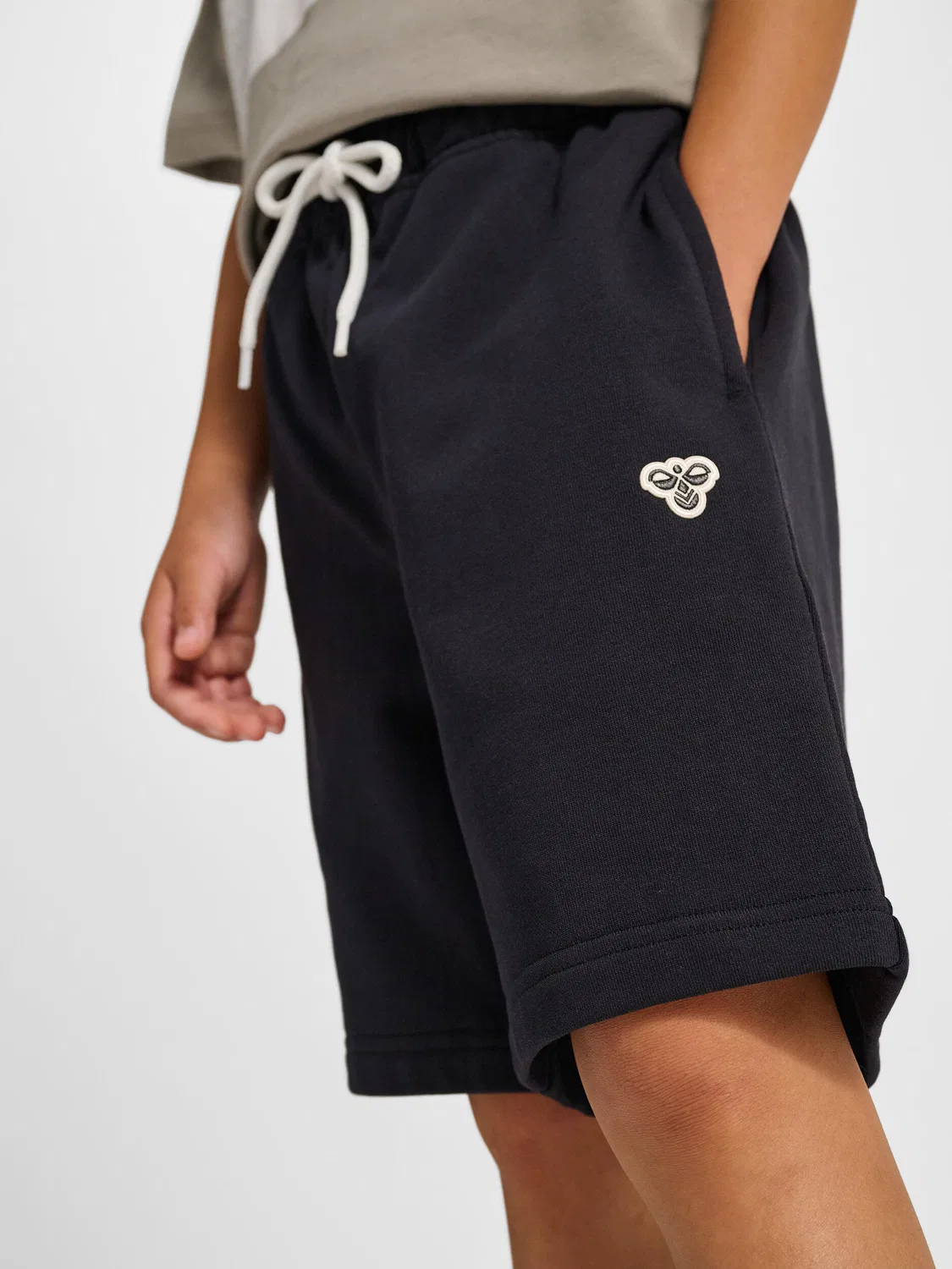 Детские шорты свободного кроя с регулируемой талией Hmljr Loose Hummel, Schwarz — фото 4