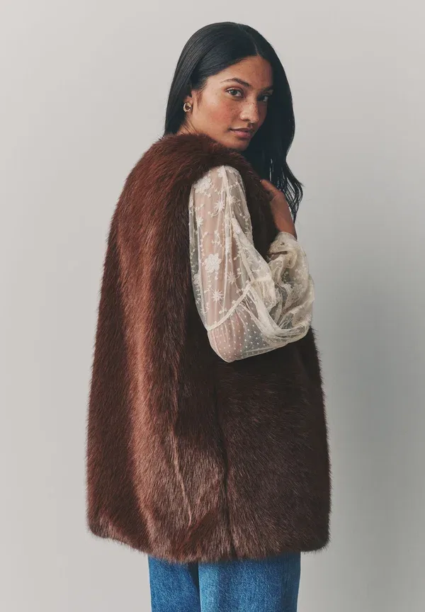 Жилет из искусственного меха Longline Next, chocolate brown, коричневый/шоколадный — фото 3