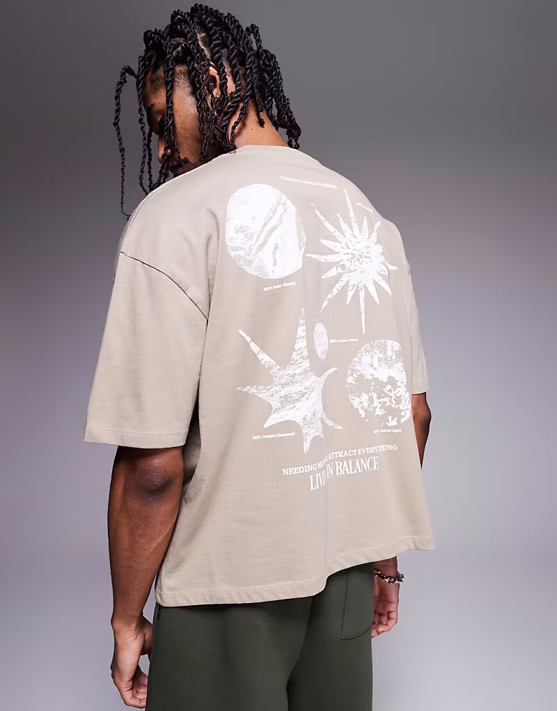 

Футболка свободного кроя ASOS DESIGN с небесным принтом бежевого цвета