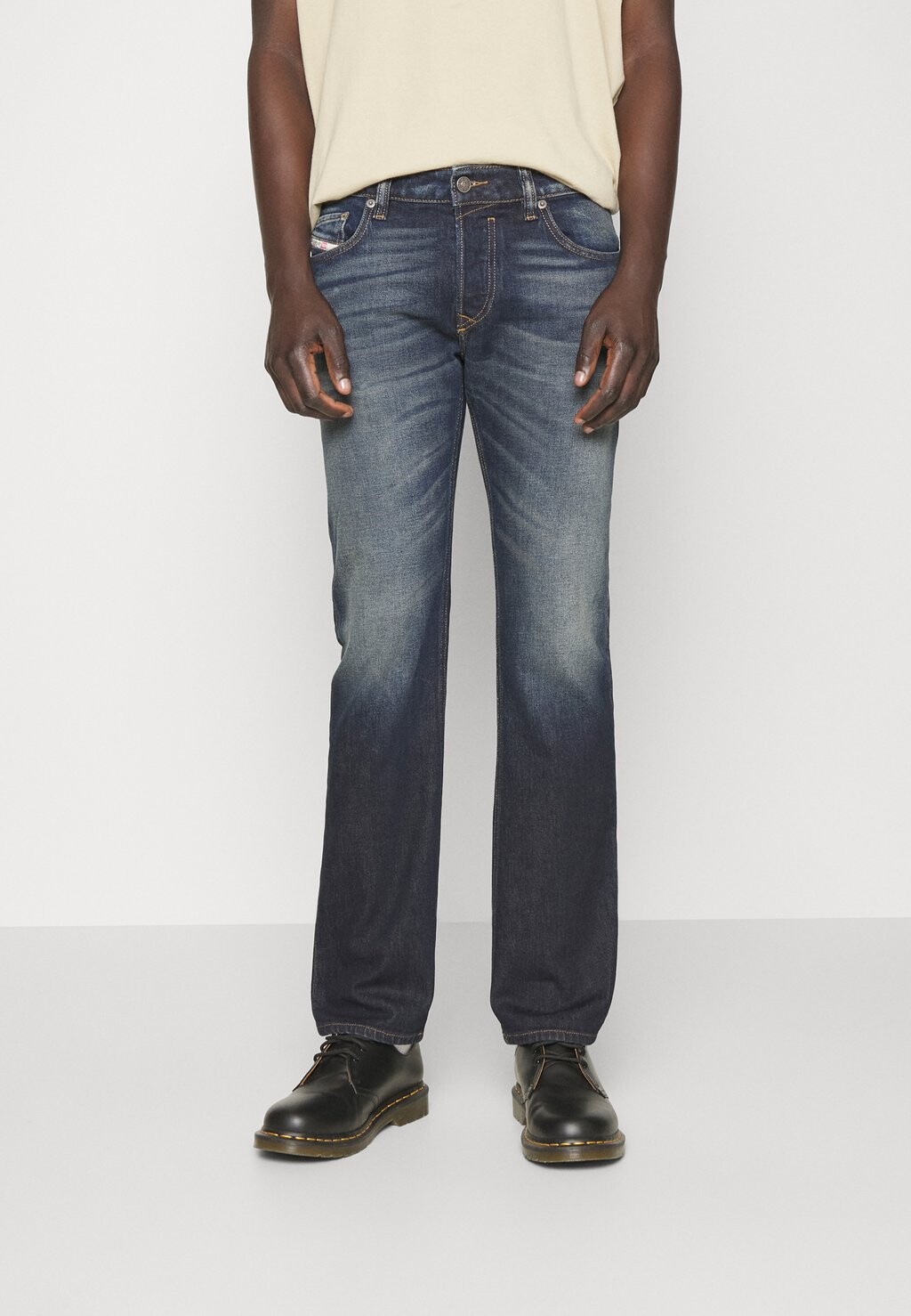

Джинсы прямого кроя Diesel SAFADO-X, цвет Dark-Blue Denim