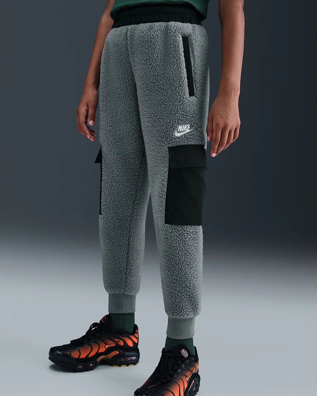Детские карго-штаны Nike Sportswear Club Fleece, Smoke Grey/Black/White — фото 3