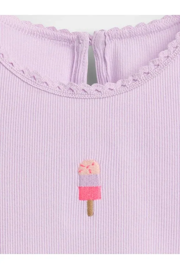 Детская футболка для девочек с принтом Lilac Ice Cream Embroidered Ribbed T-Shirt Gap, Lila-001 — фото 2