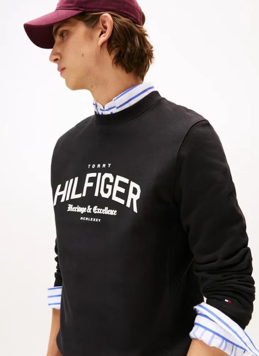 Свитшот Tommy Hilfiger Arch Logo, черный — фото 2