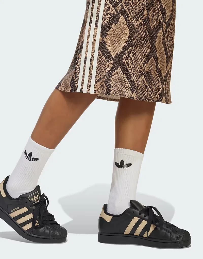 Атласная юбка Adidas Originals с принтом под змеиную кожу, лен/волшебный бежевый — фото 4