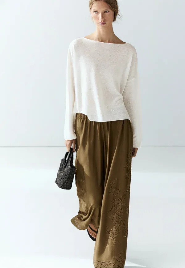 Брюки свободного кроя с вышивкой Flowing wide-leg pants with embroidered detail Massimo Dutti, khaki, хаки — фото 4