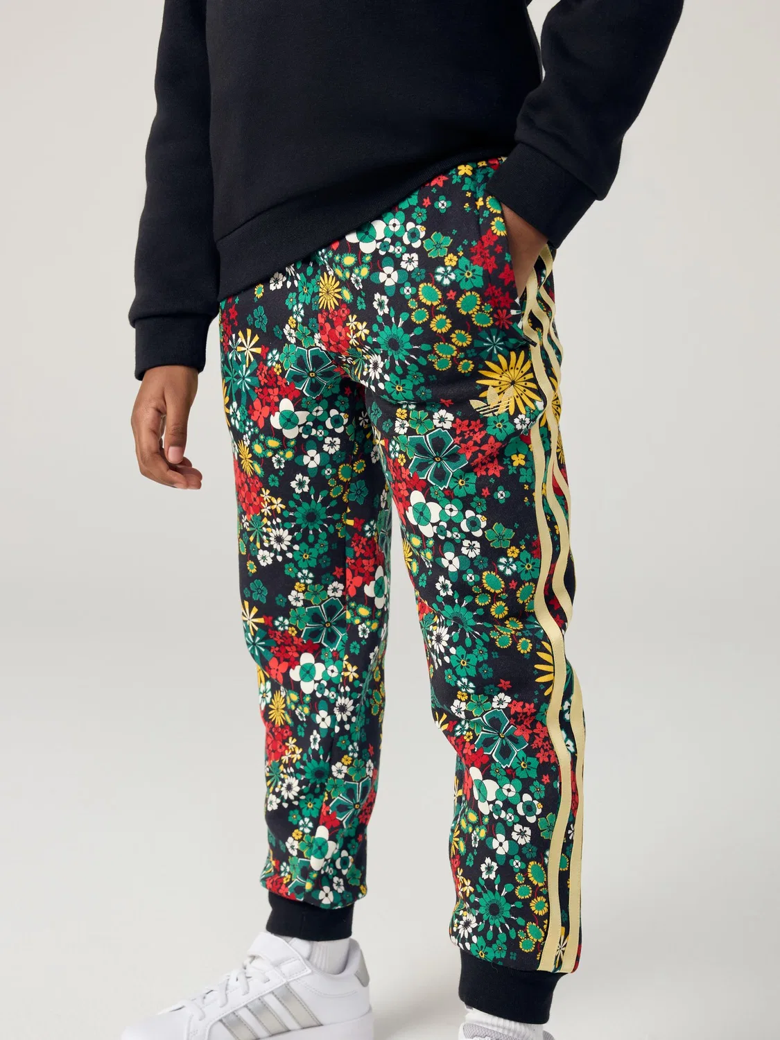 Спортивный костюм adidas Originals x Liberty London, черный — фото 4