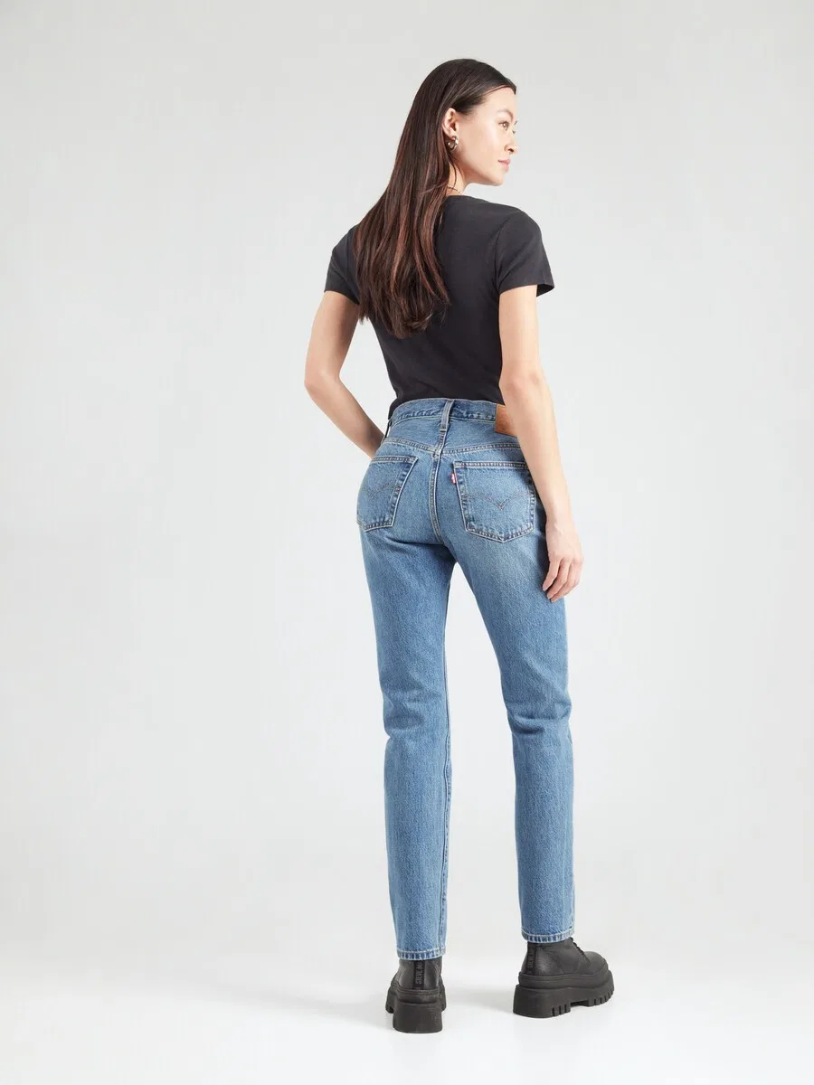 Джинсы LEVI'S Regular '501 JEANS FOR WOMEN' синего цвета — фото 4