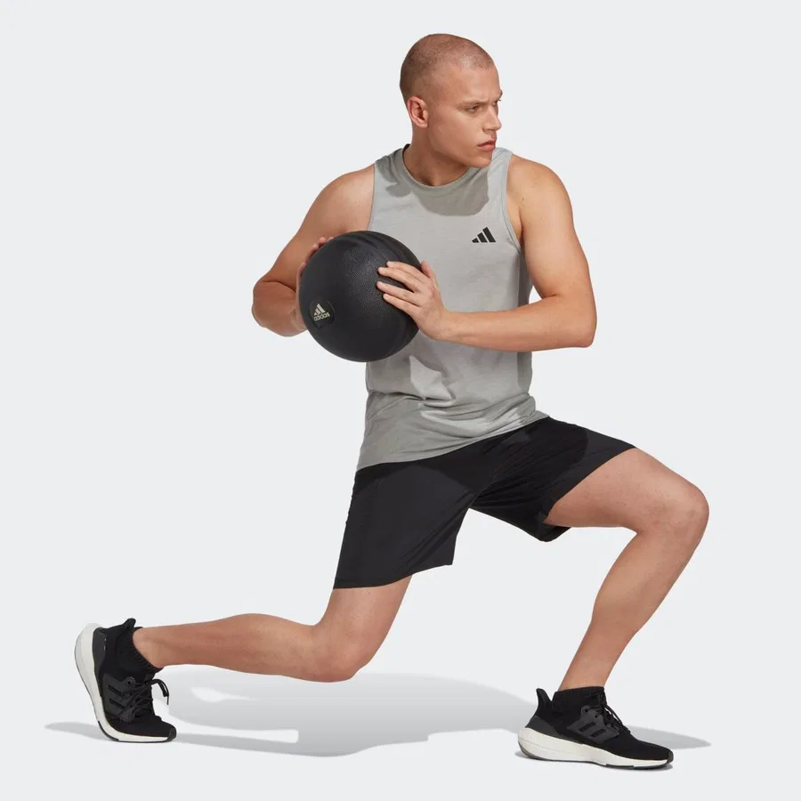 Мужские спортивные шорты adidas Train Essentials, Черный — фото 3