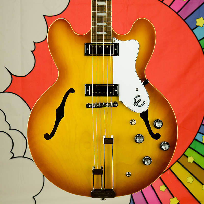 

Полуакустическая электрогитара Epiphone Riviera Archtop, Sunburst EORRTNH1