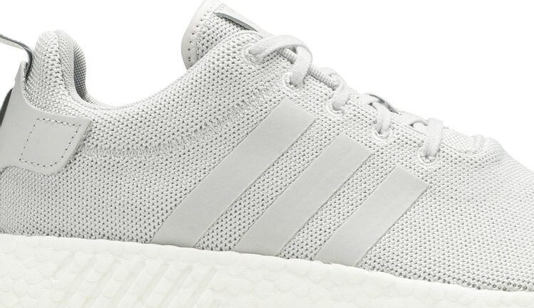Кроссовки Adidas NMD_R2 'Grey Gum', серый — фото 3