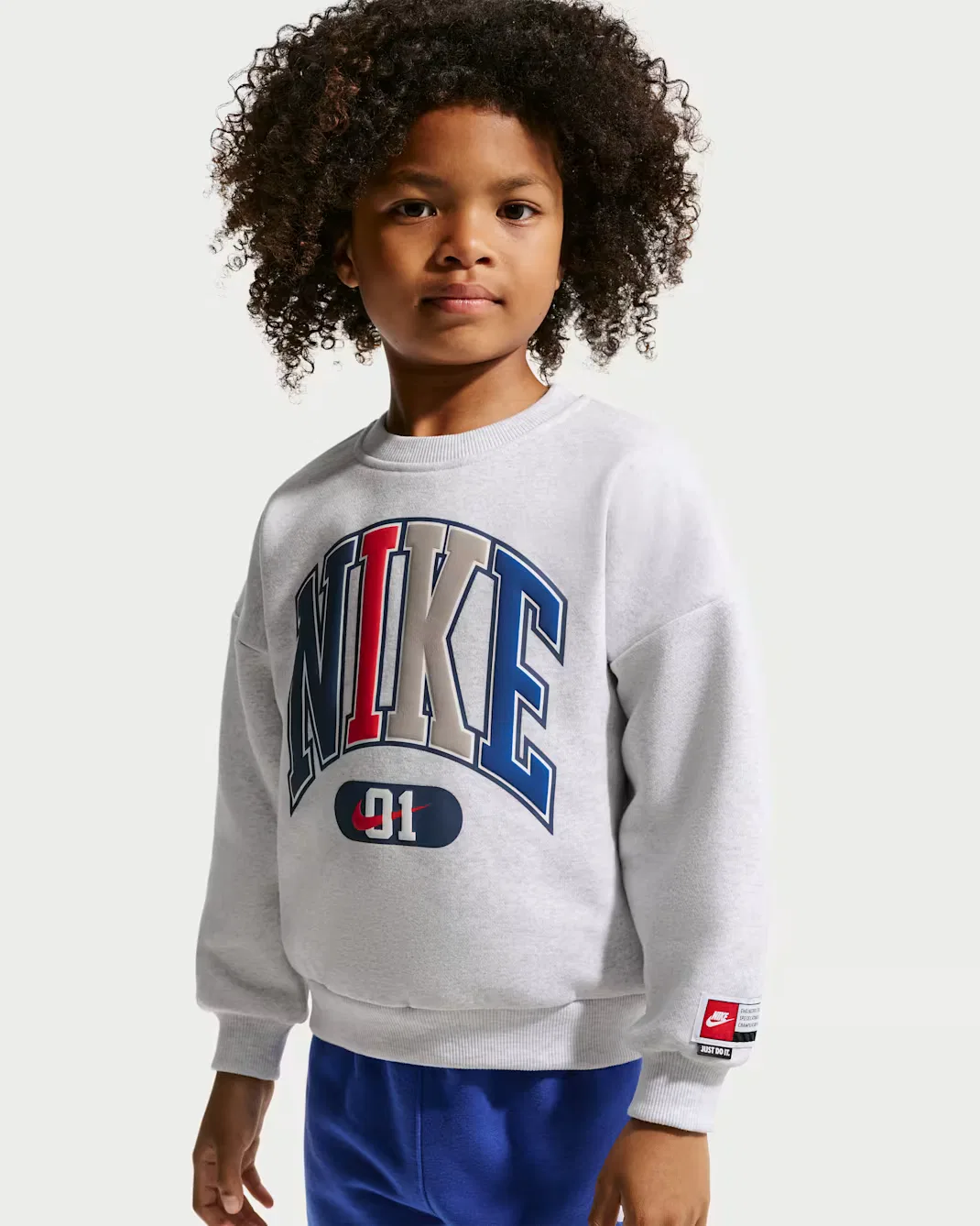 Детская флисовая футболка с круглым вырезом для мультиспорта Nike Sportswear, Birch Heather