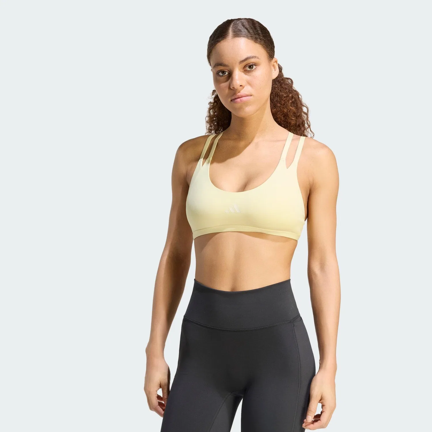 Женский спортивный бюстгальтер с легкой поддержкой Optime Workout Strappy Adidas, Gelb — фото 2