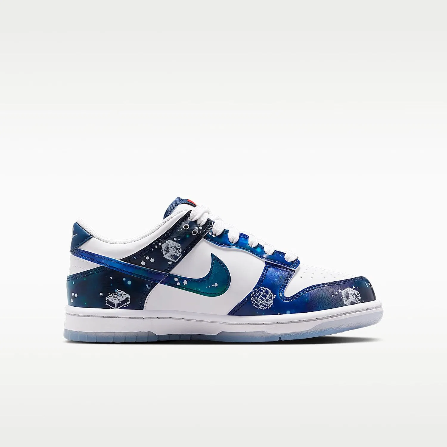 Детские кроссовки для мальчиков с принтом Nike Dunk Low x Lego® Collection, White/Brave Blue/Metallic Platinum/Multi — фото 3