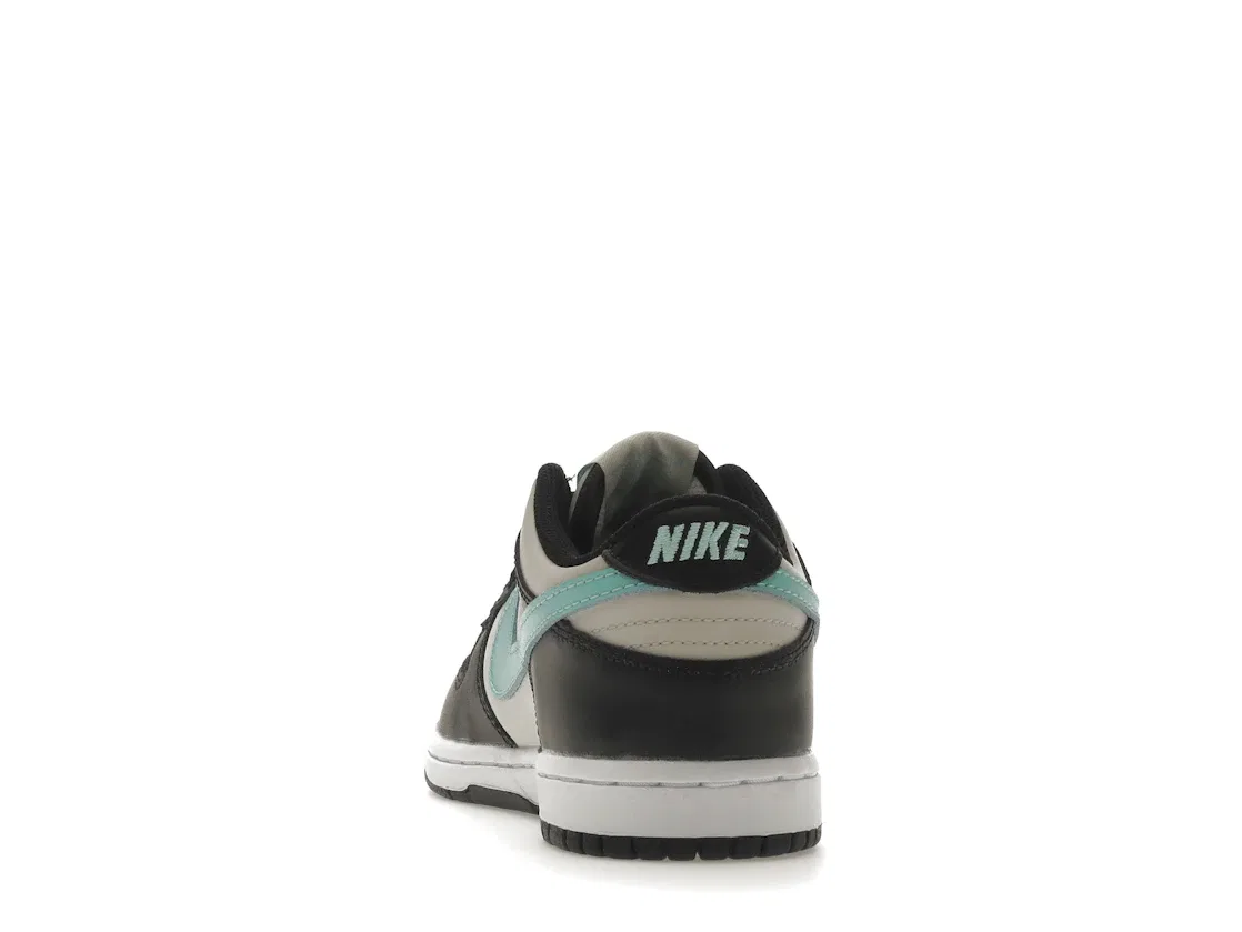 Детские кроссовки с кожаным верхом Nike Dunk Low, Light Bone/Black-White-Tropical Twist — фото 4