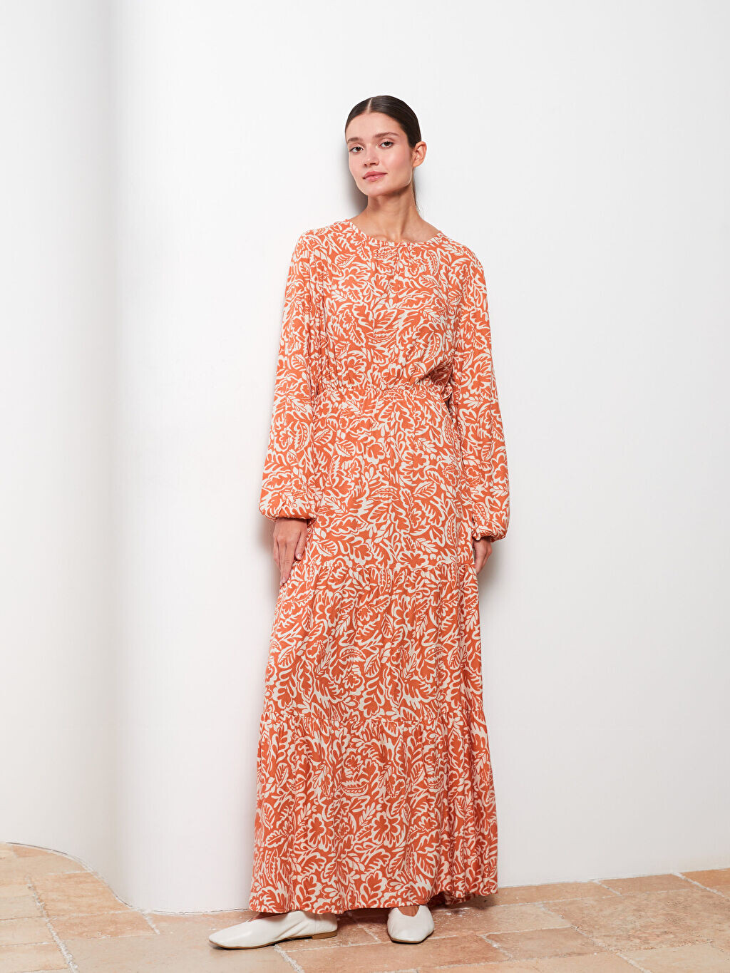 

Женское платье из вискозы с круглым вырезом и длинными рукавами LCW Modest