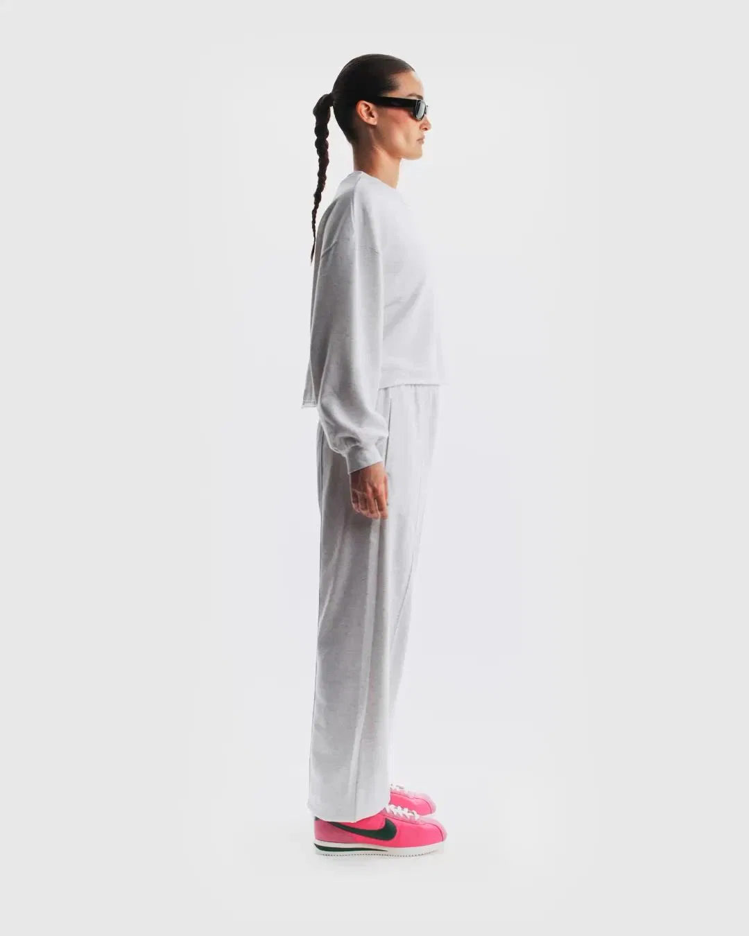 Женский свитшот оверсайз из футера с длинным рукавомNike Sportswear Chill Terry, Birch Heather — фото 2