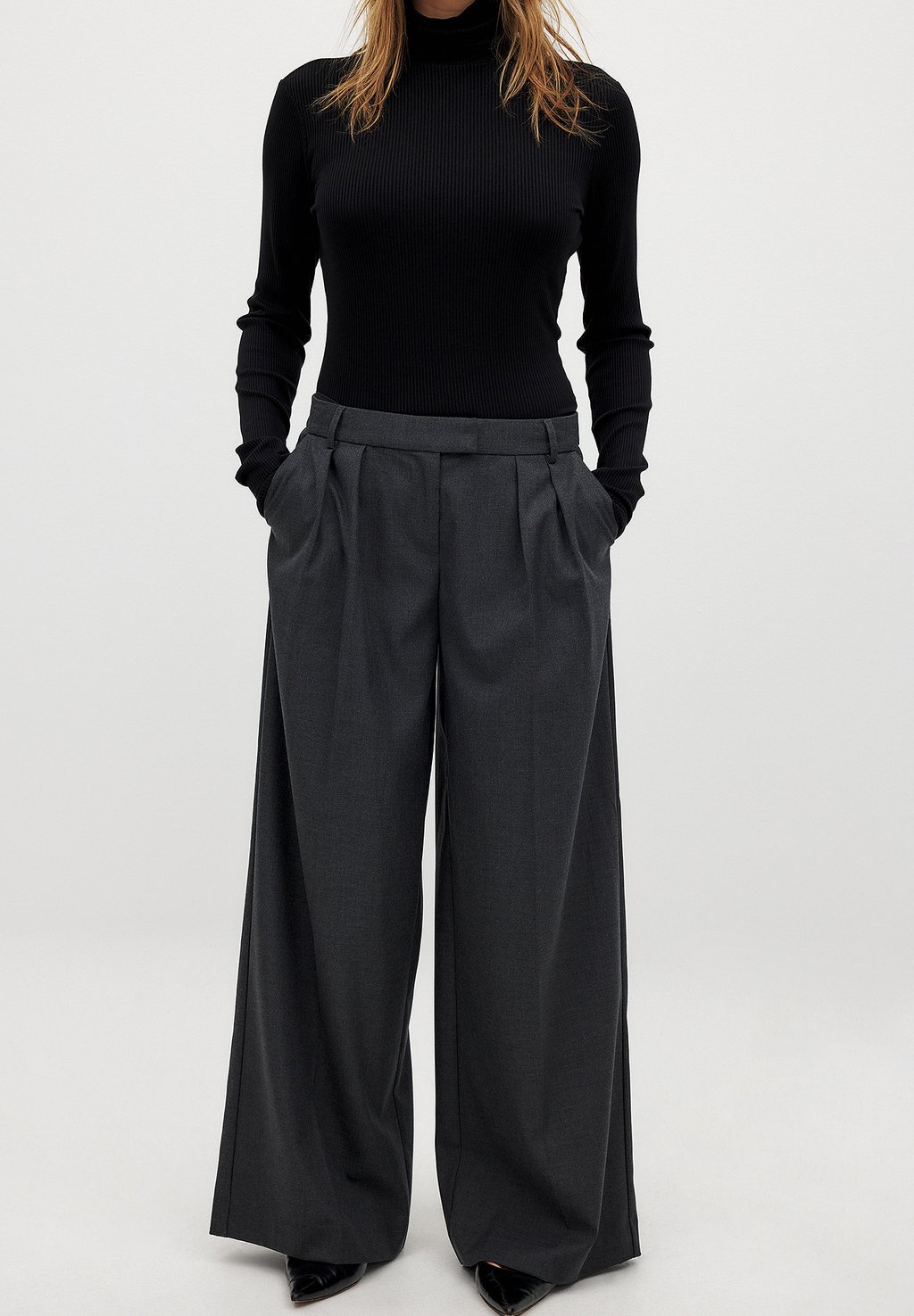 

Брюки WIDE LEG MID WAIST NA-KD, темно-серый