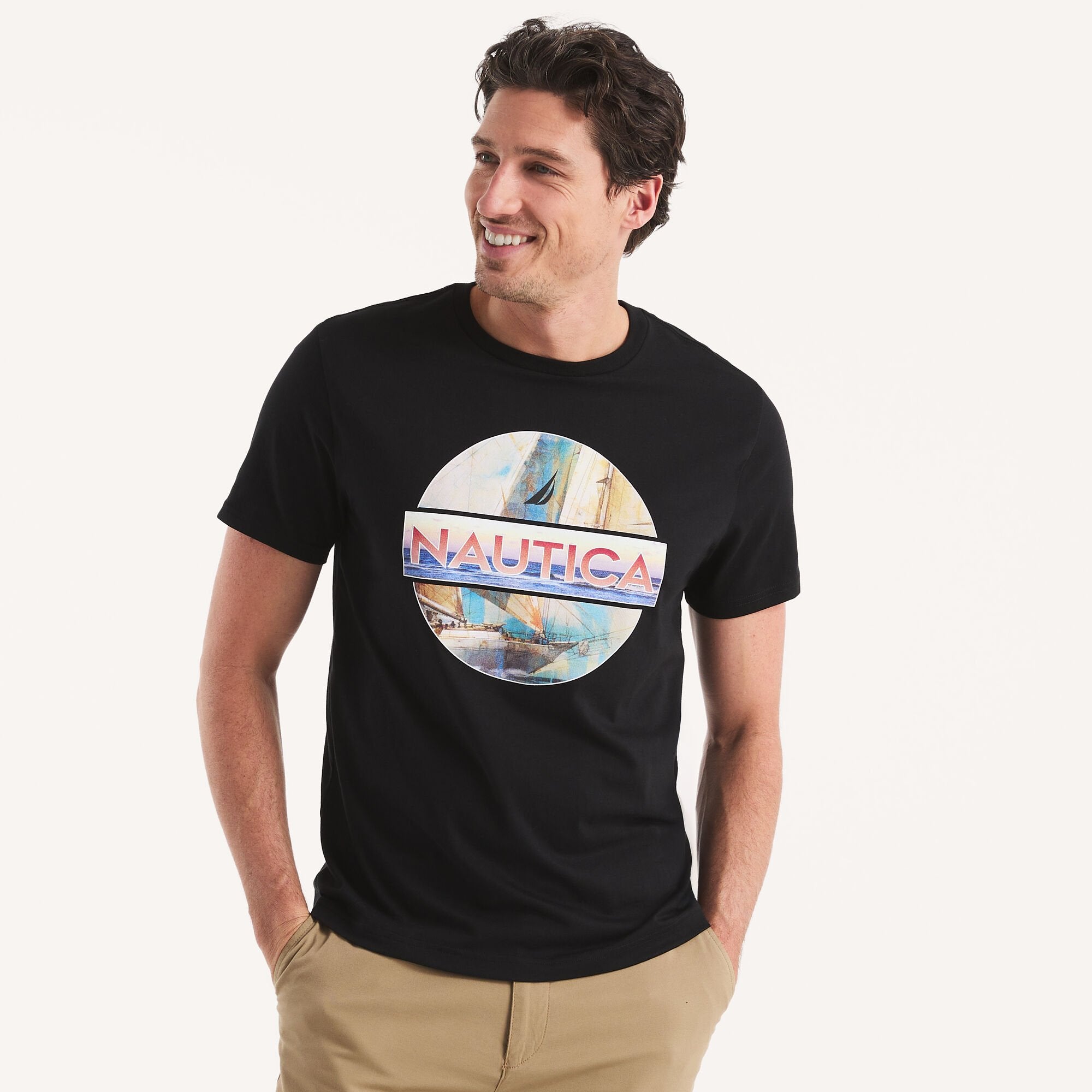 

Футболка мужская Nautica с рисунком парусника в океане, цвет true black