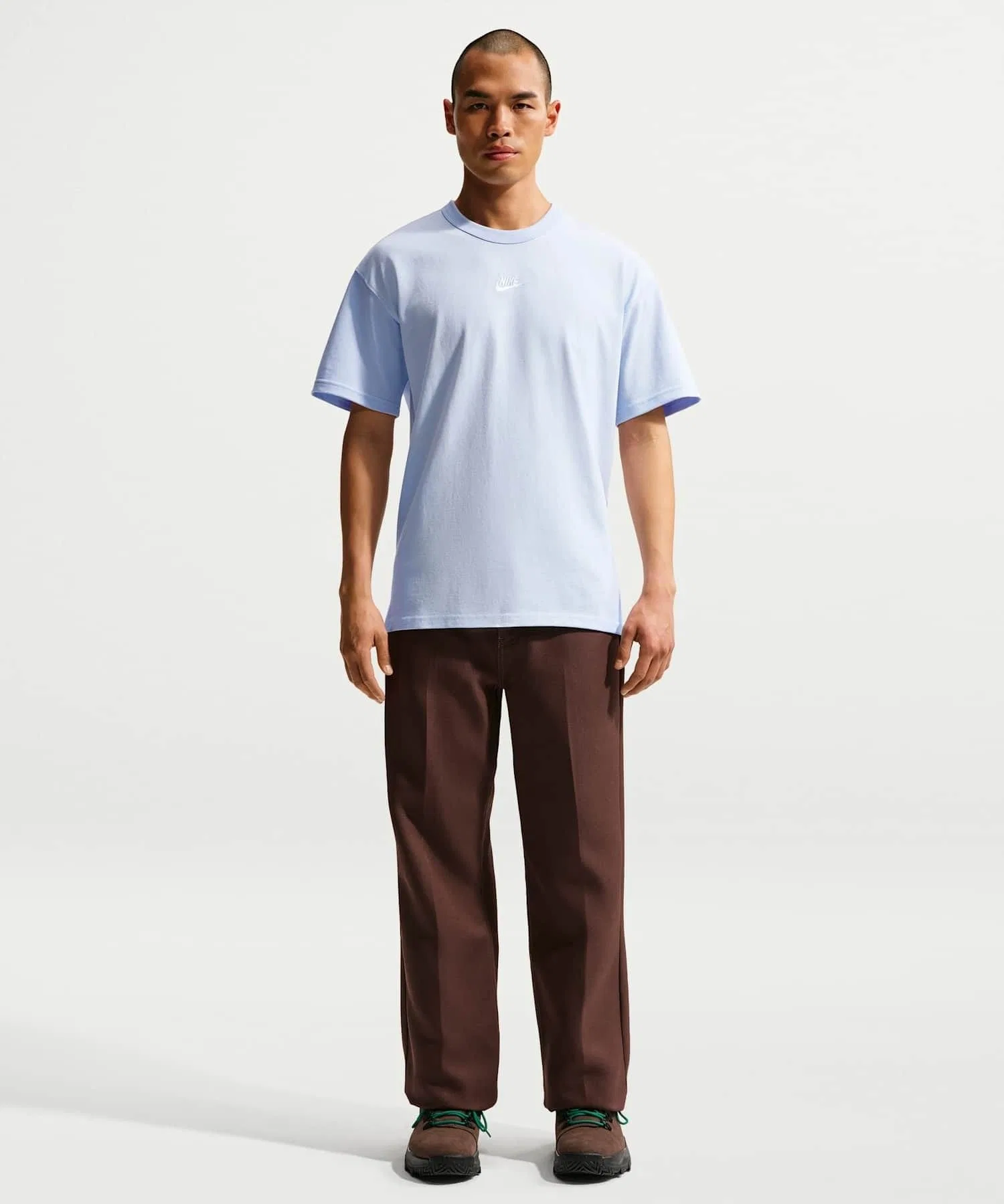 Мужская футболка Nike Sportswear Premium Essentials — фото 4