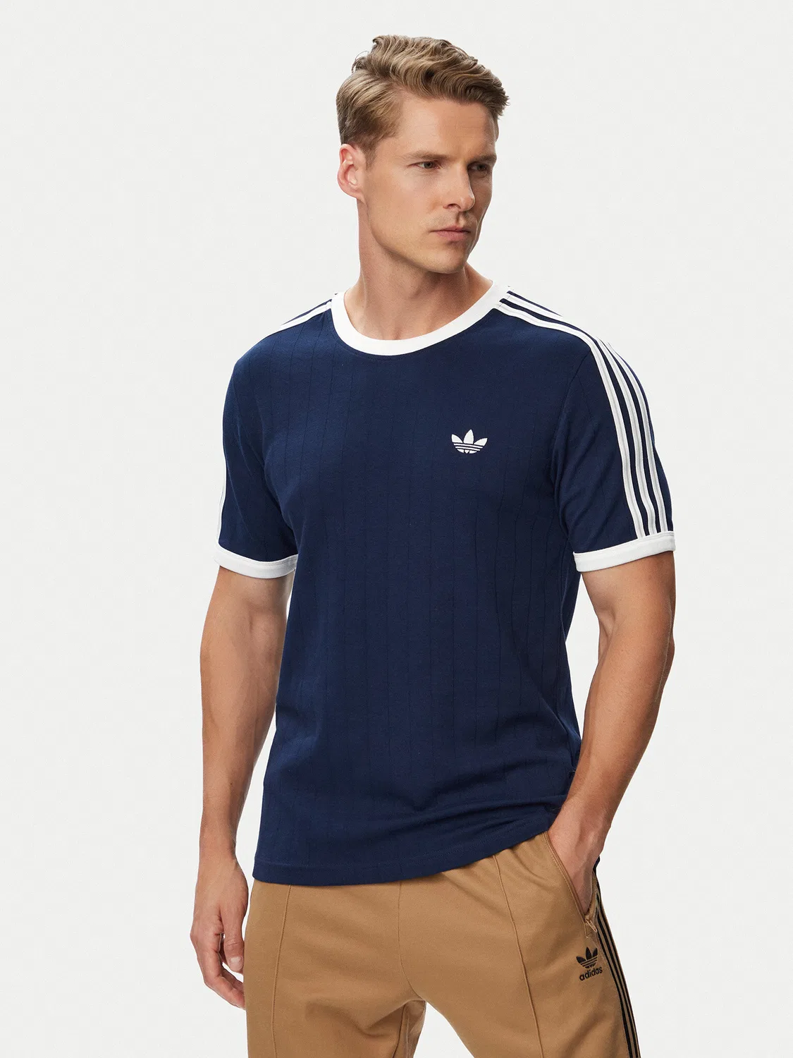Мужская футболка стандартного кроя Drop Needle Stripes Tee Adidas, темно-синий