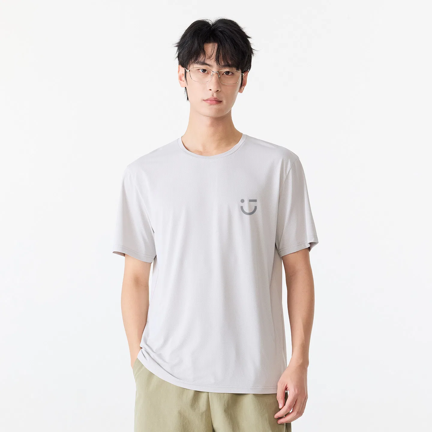 Футболка детская с принтом M22 Light Gray Smiley Face Chest Logo MINISO, Glacier Blue — фото 4
