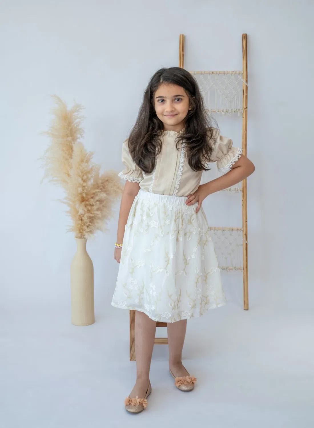Платье с вышивкой Golden Elegance Laleena, золотой