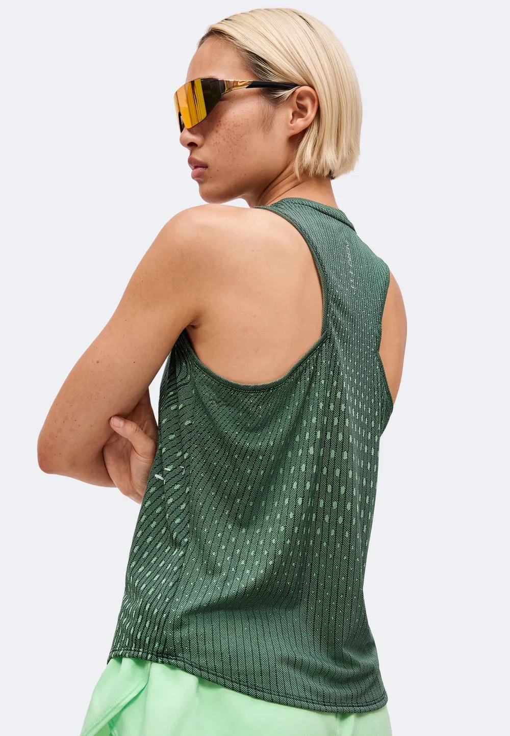 Топ Swift Tank Nike Performance, Black/Light Green Spark — фото 4