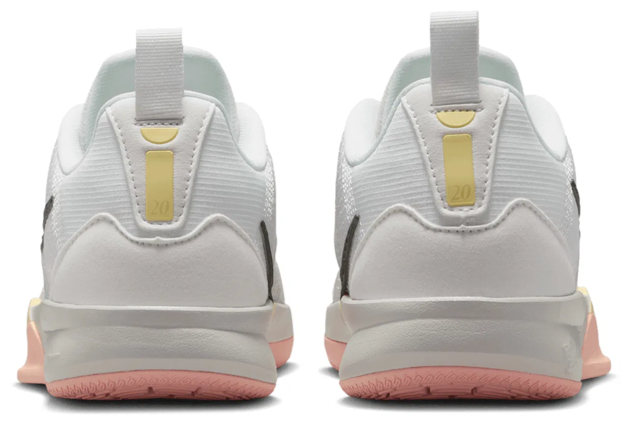 Кроссовки для девочек Sabrina 3 Nike, цвет Summit White/Iron Grey/Photon Dust — фото 3