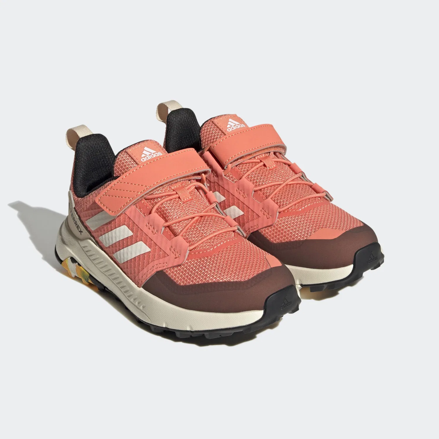 Детские кроссовки для треккинга с закрытым носком Terrex Trailmaker Cf K Adidas, Coral Fusion Wonder White Solar Gold — фото 3