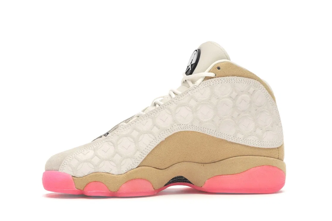 Детские кроссовки Lifestyle с принтом Jordan 13 Retro Jordan, Pale Ivory/Black-Digital Pink-Club Gold — фото 3