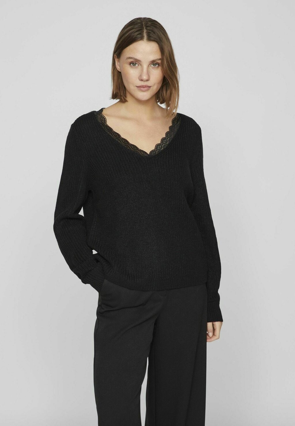 

Вязаный свитер V-NECK VILA, цвет black