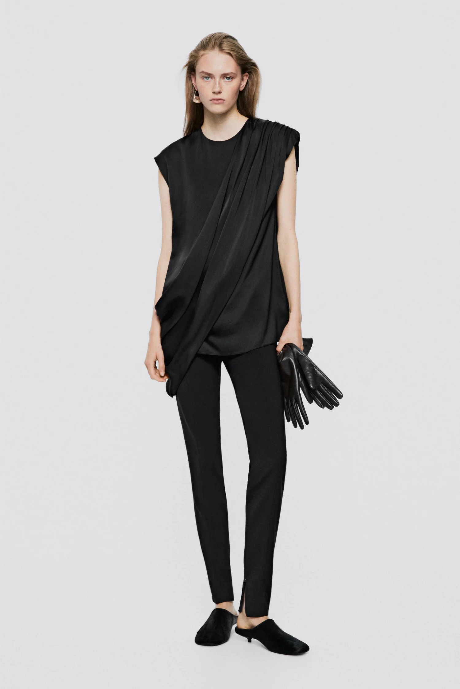 Топ Massimo Dutti Flowing Asymmetric With Gathered Detail – Limited Edition, черный