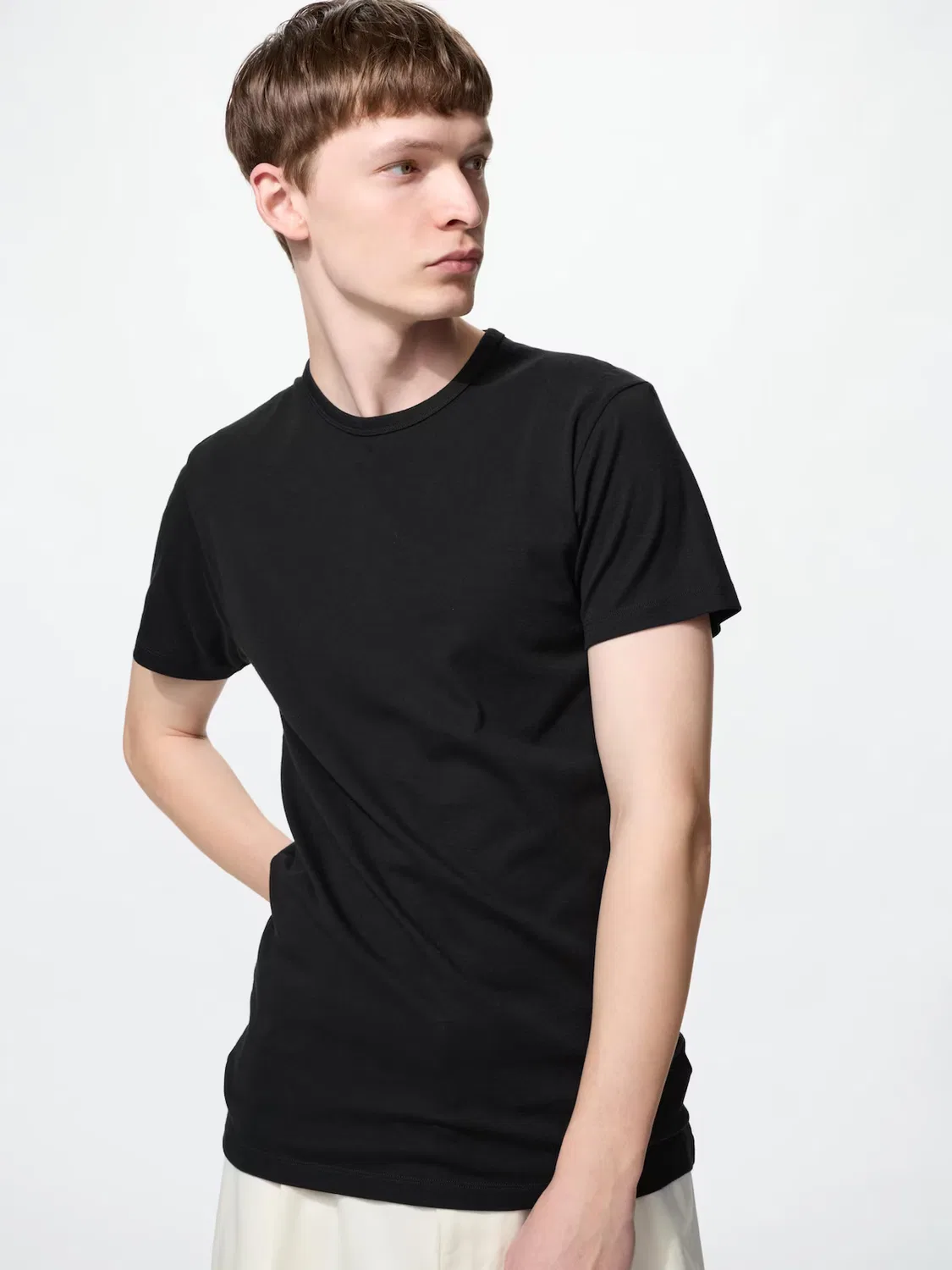 Футболки Uniqlo, базовый комплект из двух штук, черный