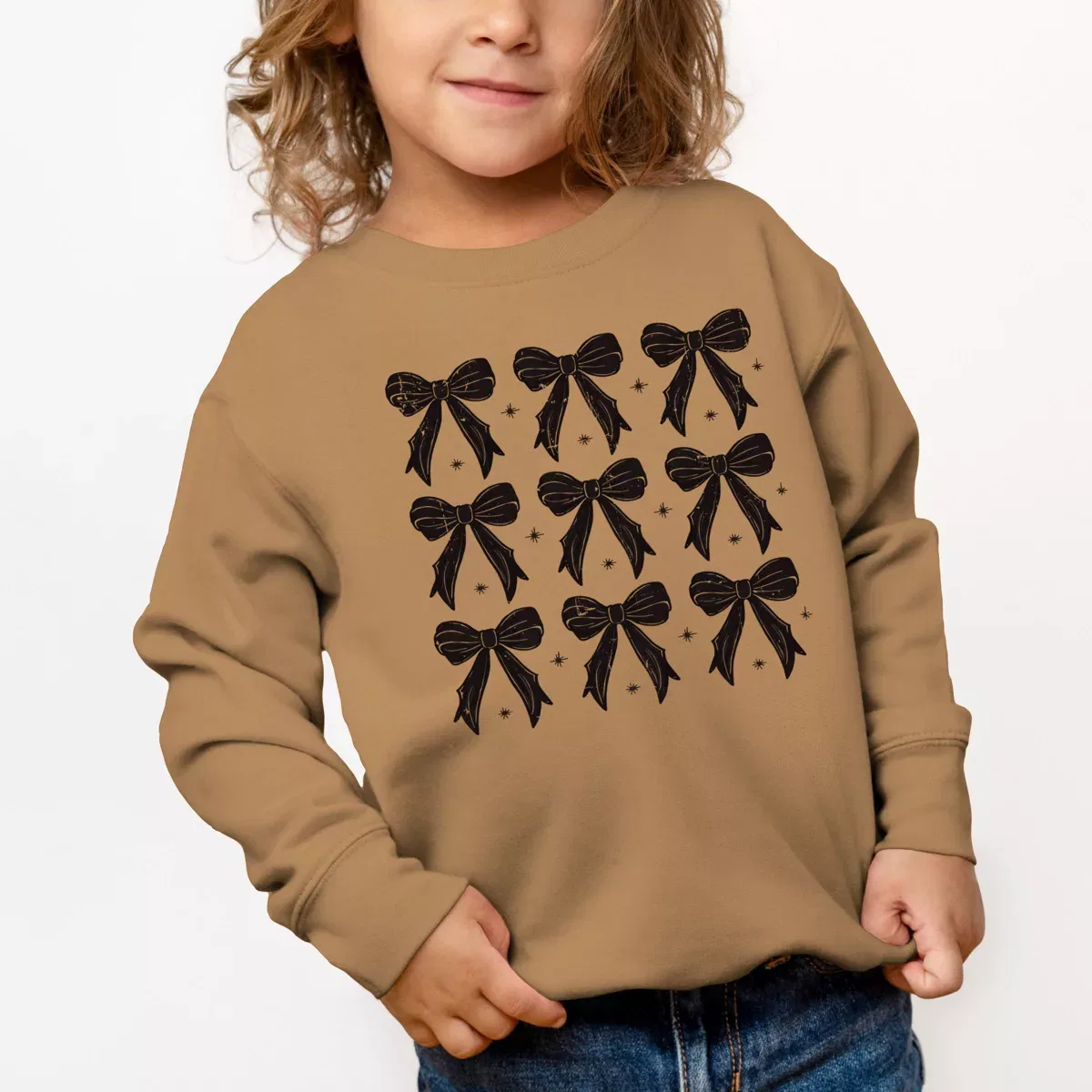 Детский свитшот для девочек с принтом Coquette Black Bows Collage Distressed The Juniper Shop, Camel