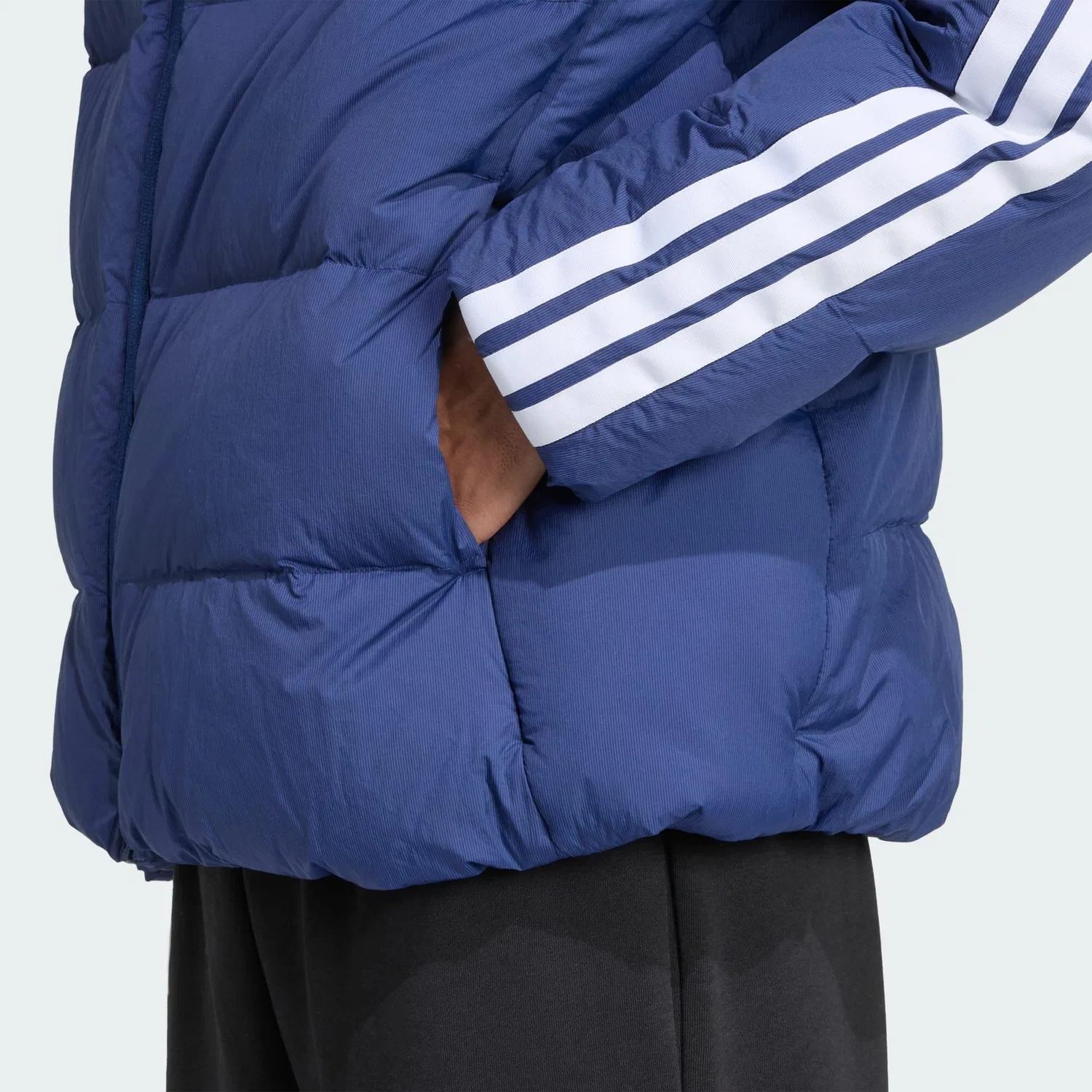 Мужская утепленная куртка с капюшоном Essentials Climawarm 3-Streifen Puffer Adidas, Dark Blue — фото 4