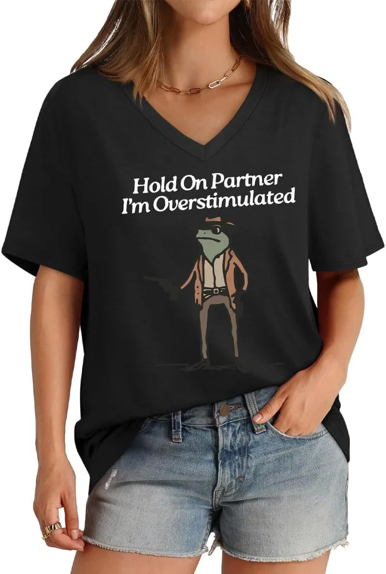 Женская футболка с принтом Hold On Partner Im Overstimulated Regular Fit, Claret — фото 2