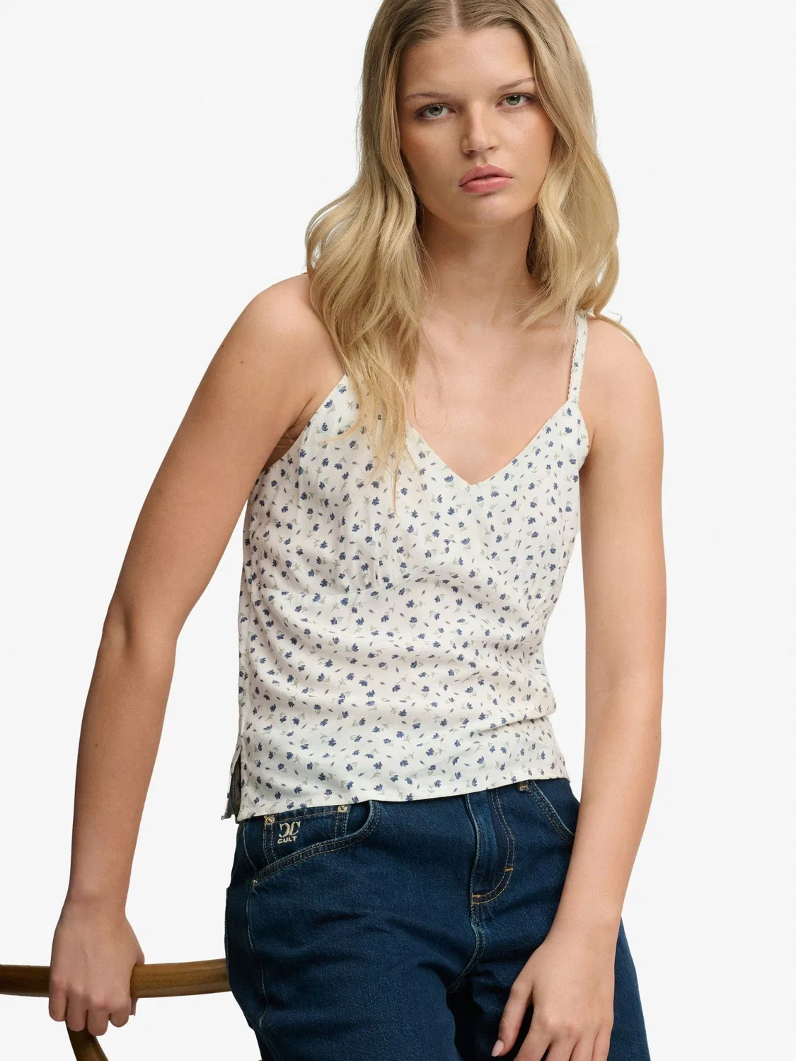Топ-майка на бретелях Superdry Cami, белый