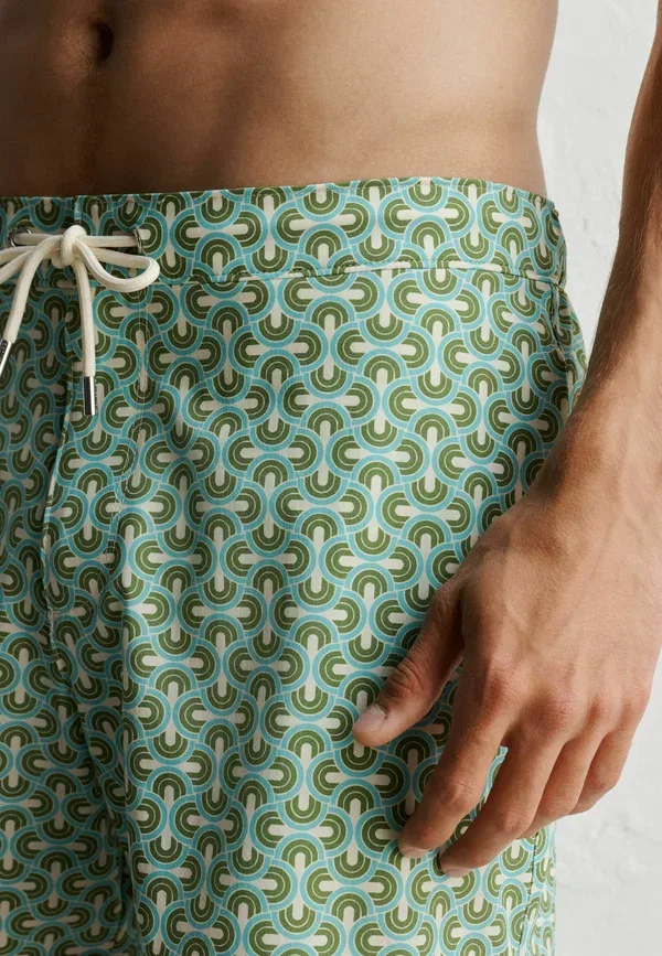 Плавки с принтом Regular fit signature geo print swim shorts Next, green, зеленый — фото 4