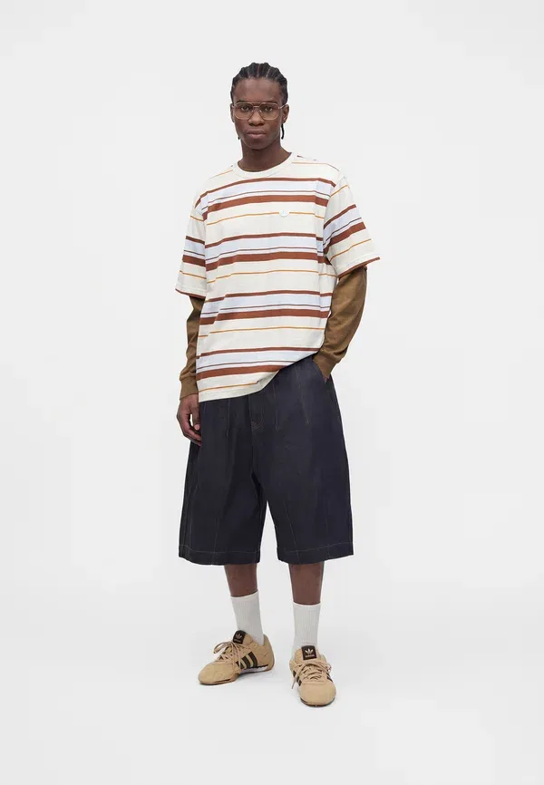 Футболка Adidas Originals Striped crew print, цвет светло-бежевый — фото 2
