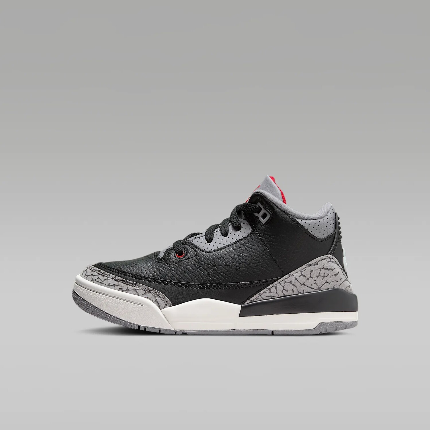 

Кроссовки для детей Nike Air Jordan 3 Retro 'Black Cement', черный/серый