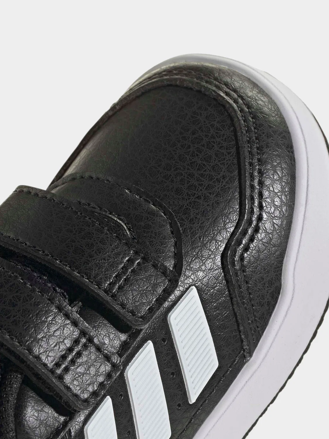 Кроссовки детские Tensaur Sport 3.0 adidas, черно-белые — фото 4