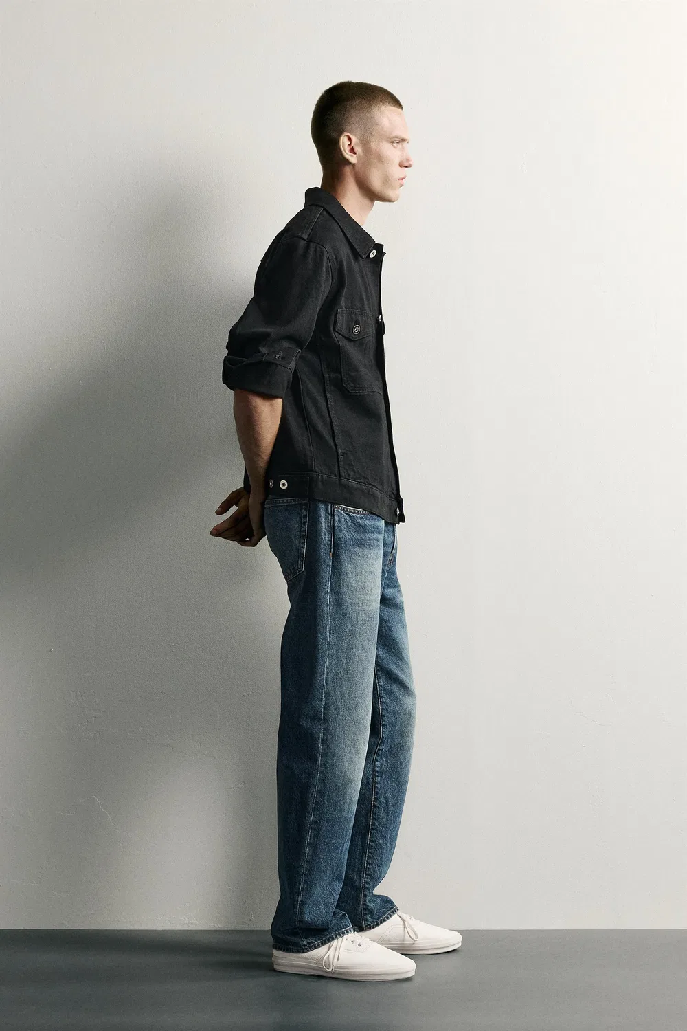Простая джинсовая куртка ZARA, Black — фото 4